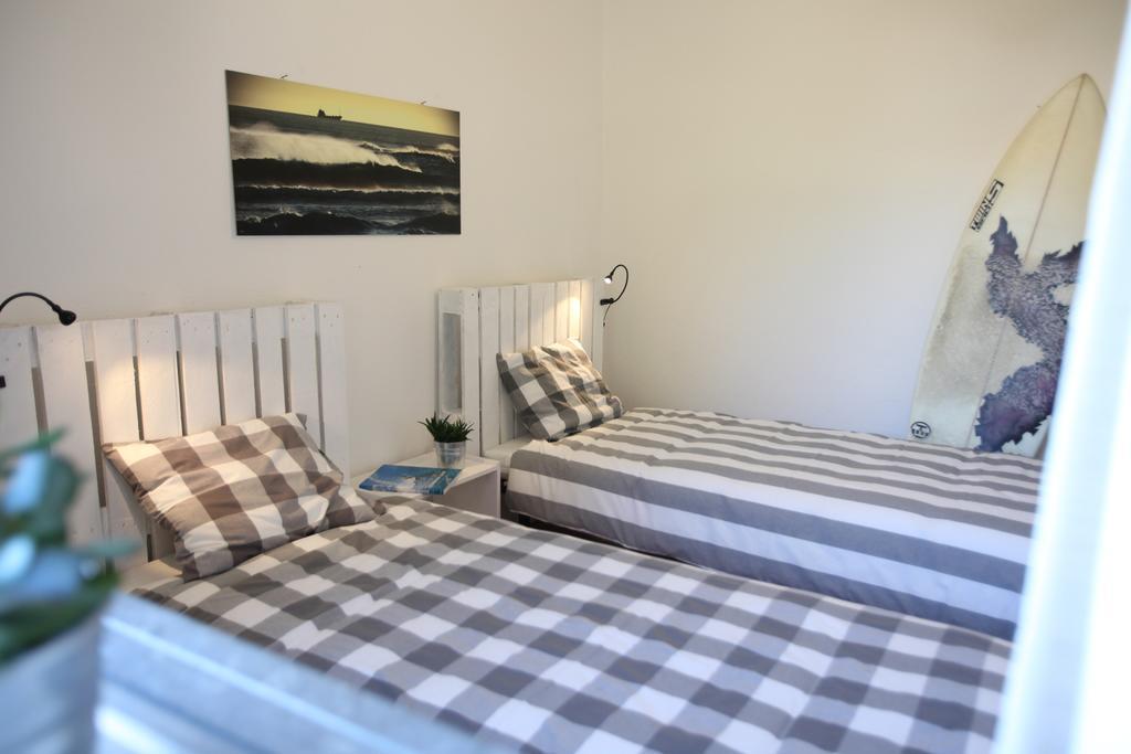 Moka Surfhouse Ericeira Ruang foto